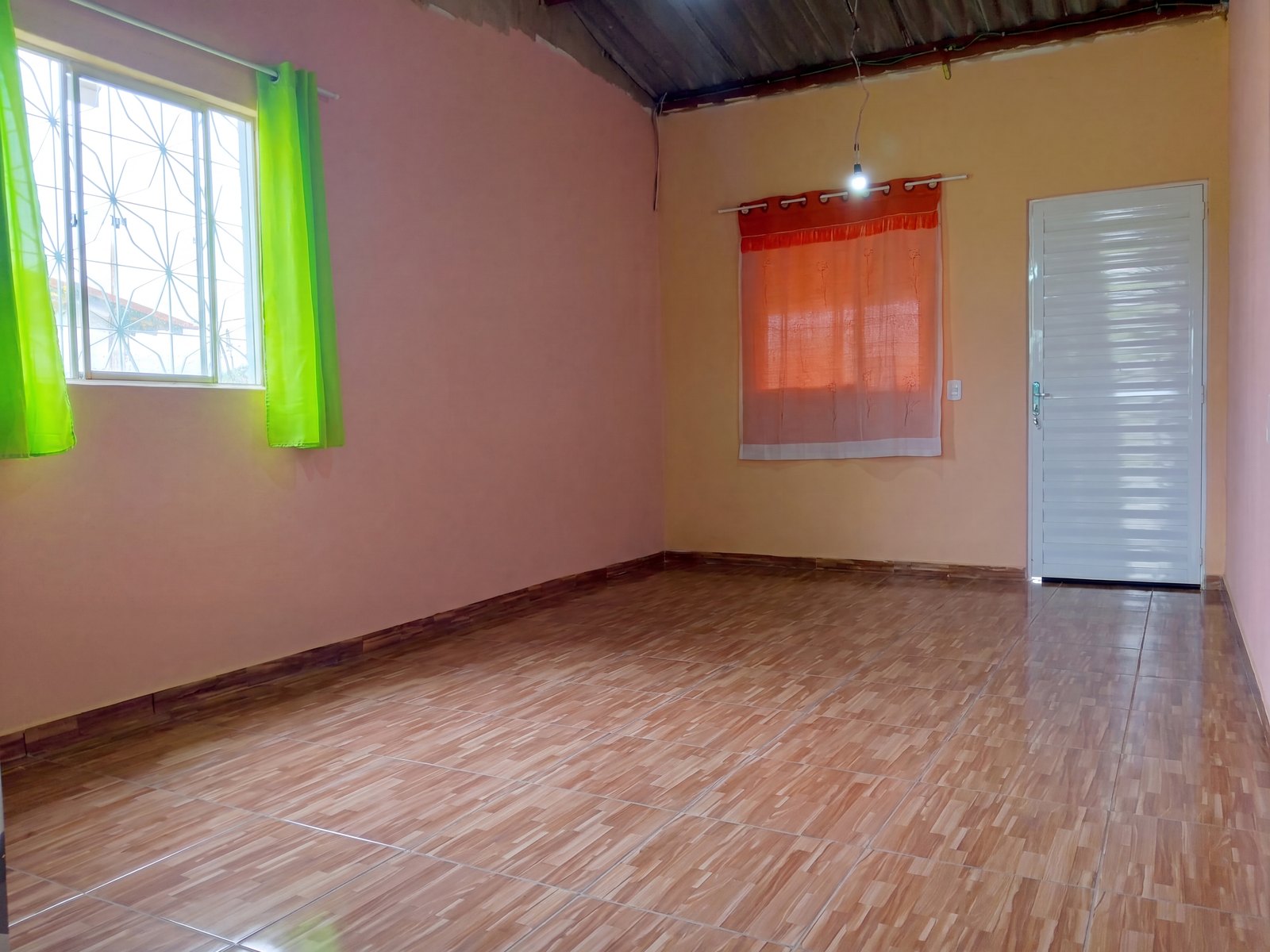 Casa no Sítio Nova Veneza, Sala ampla