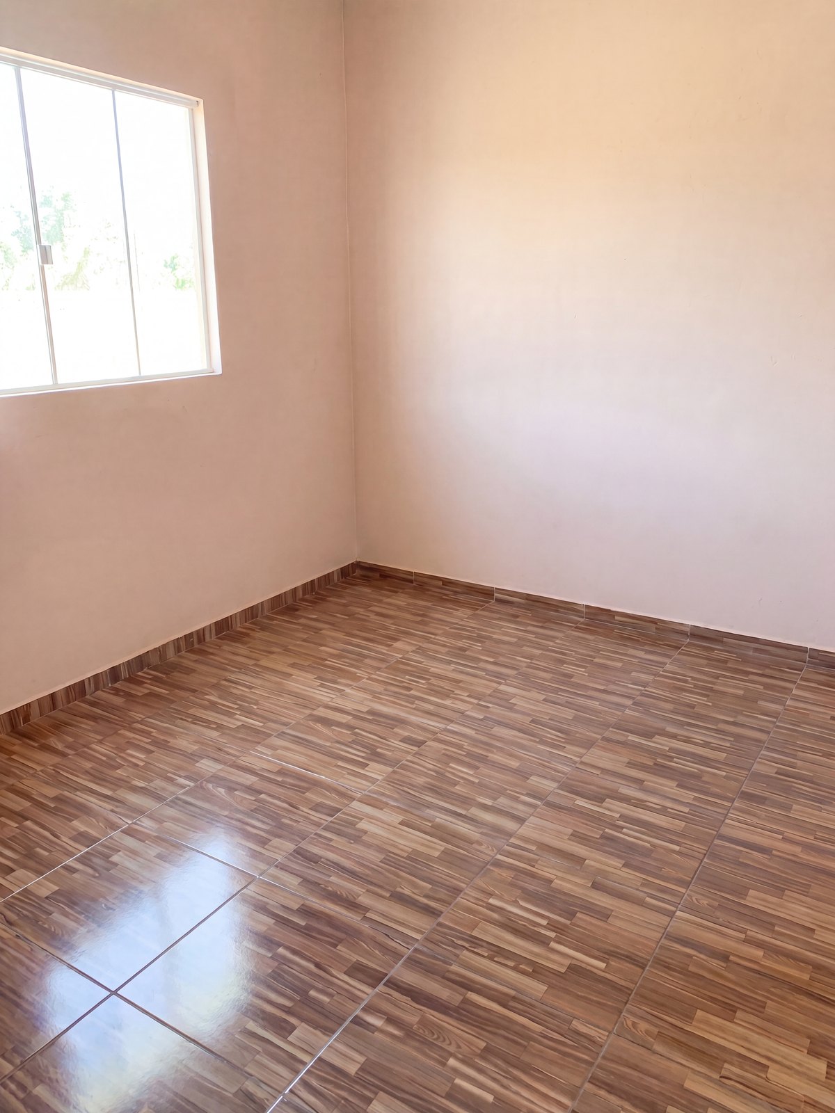 Casa no Sítio Nova Veneza, Quarto com janela ampla