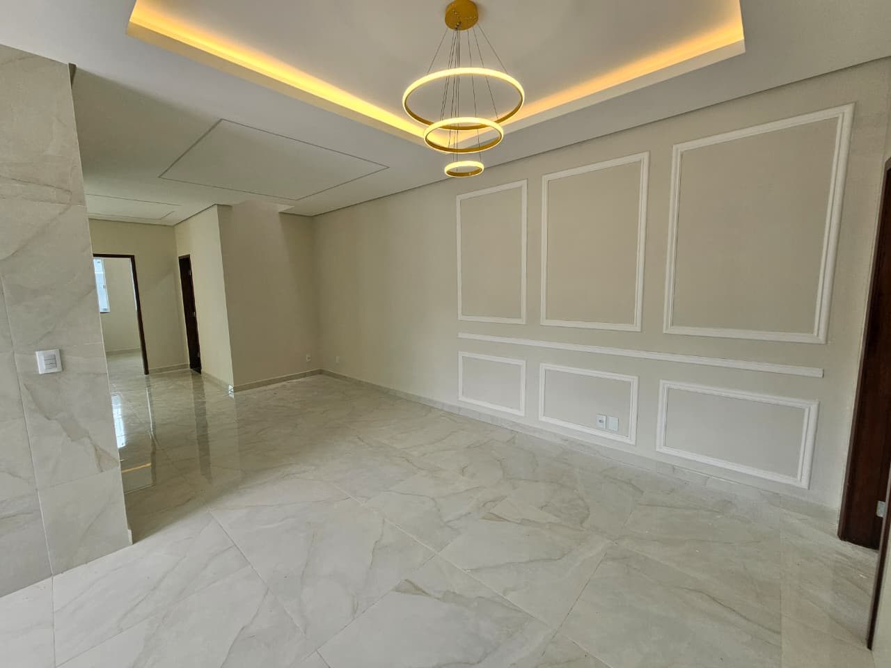Casa no Loteamento Bela Vista, Sala de jantar com boiserie