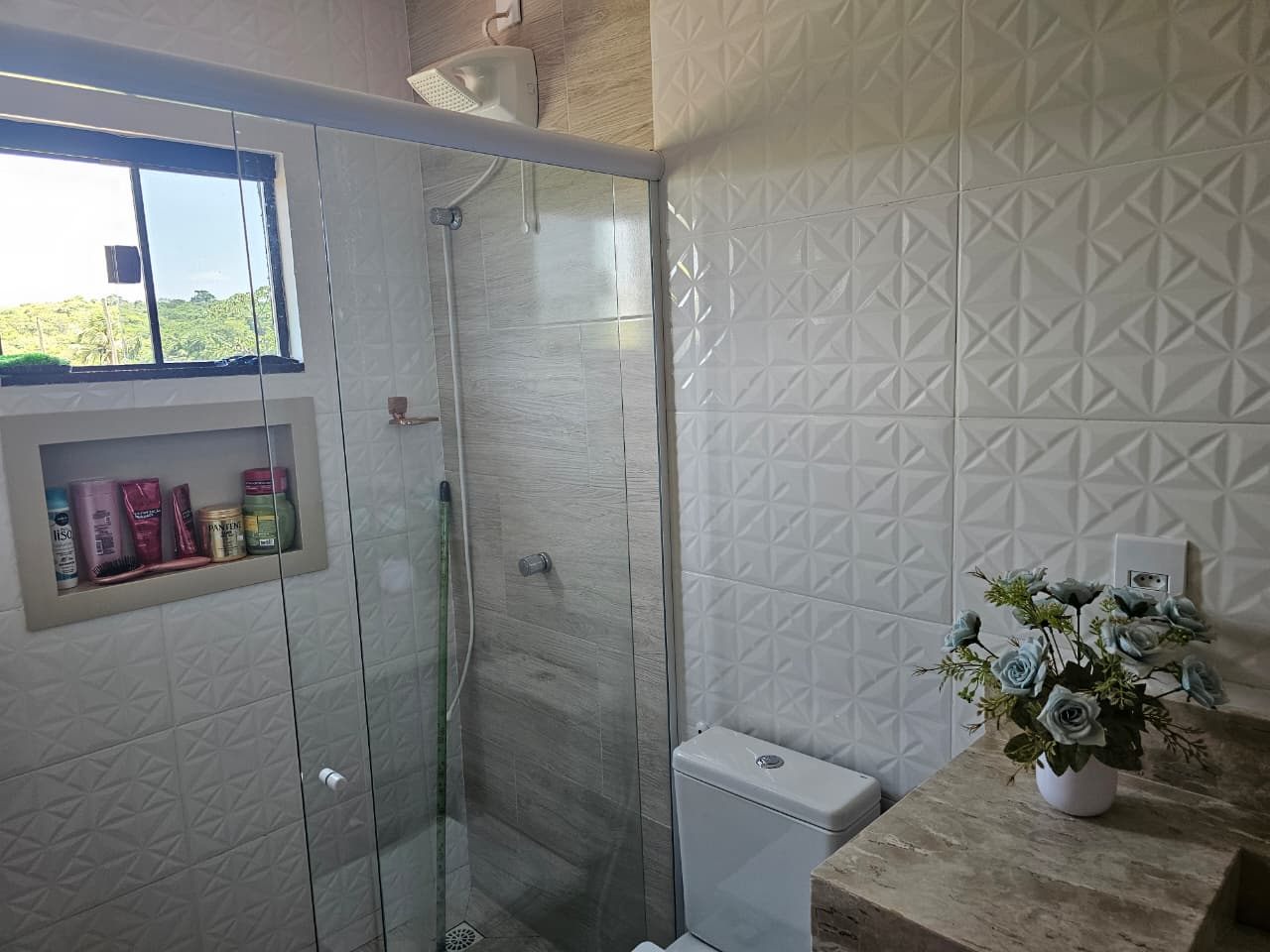 Duplex no Loteamento Conviver, Banheiro com box e nicho