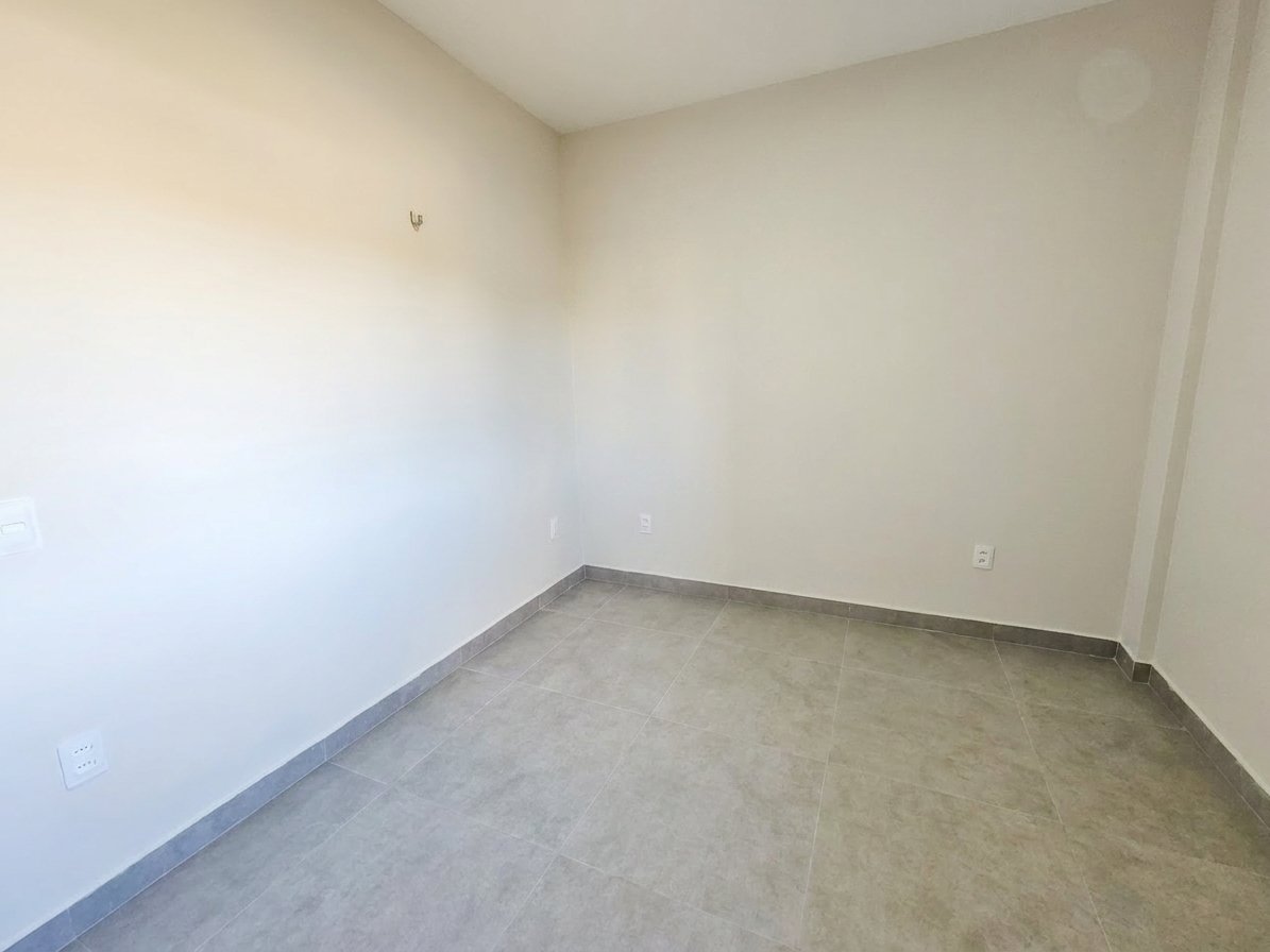 Apartamento no Edifício Castelo Plaza, Quarto 2, outro ângulo