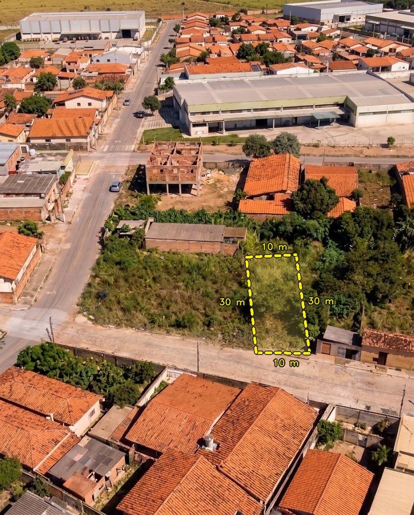Terreno próximo ao Mercado Público, Demarcação com as medidas